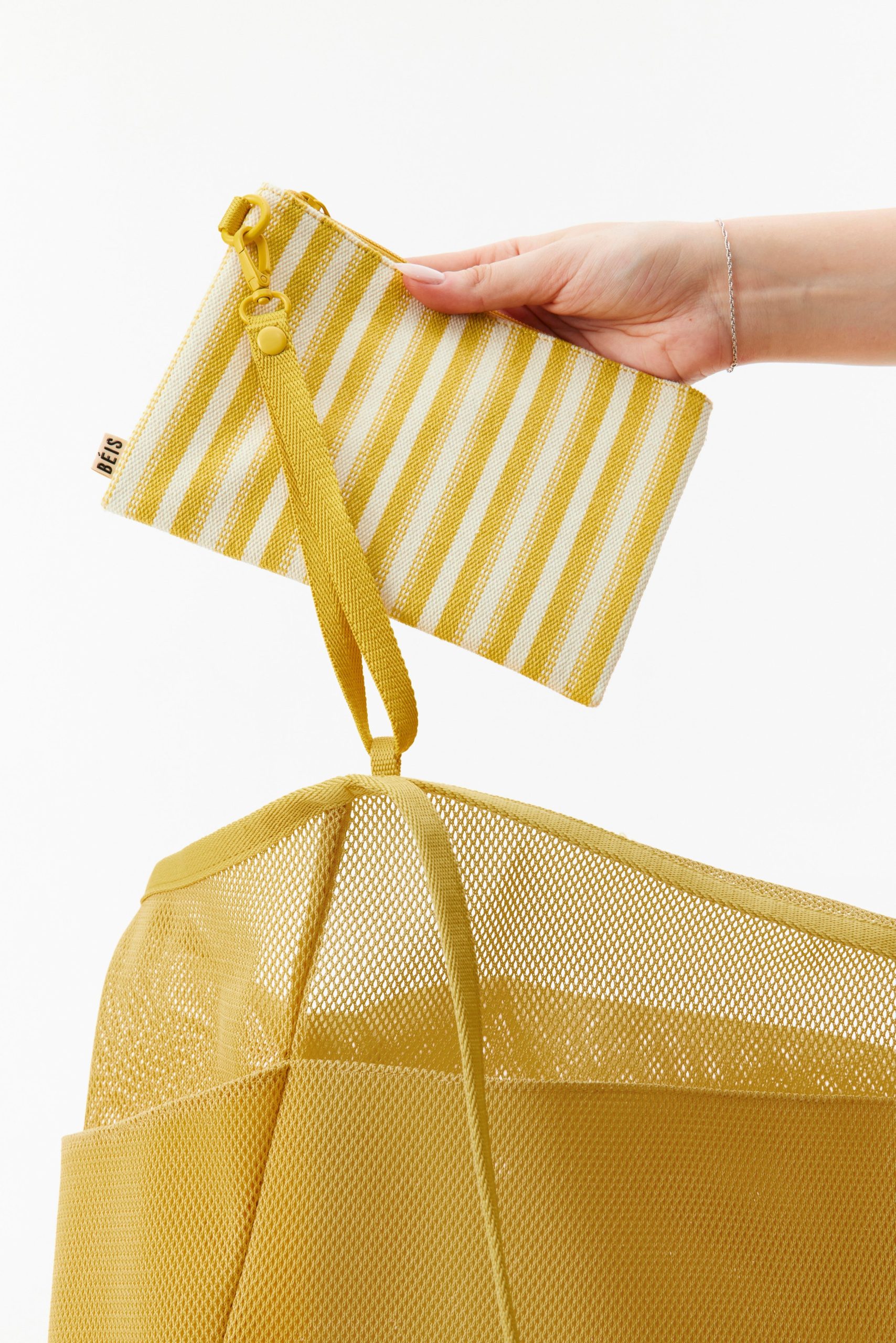 Resale The Mesh Beach Tote in Honey - Image 4