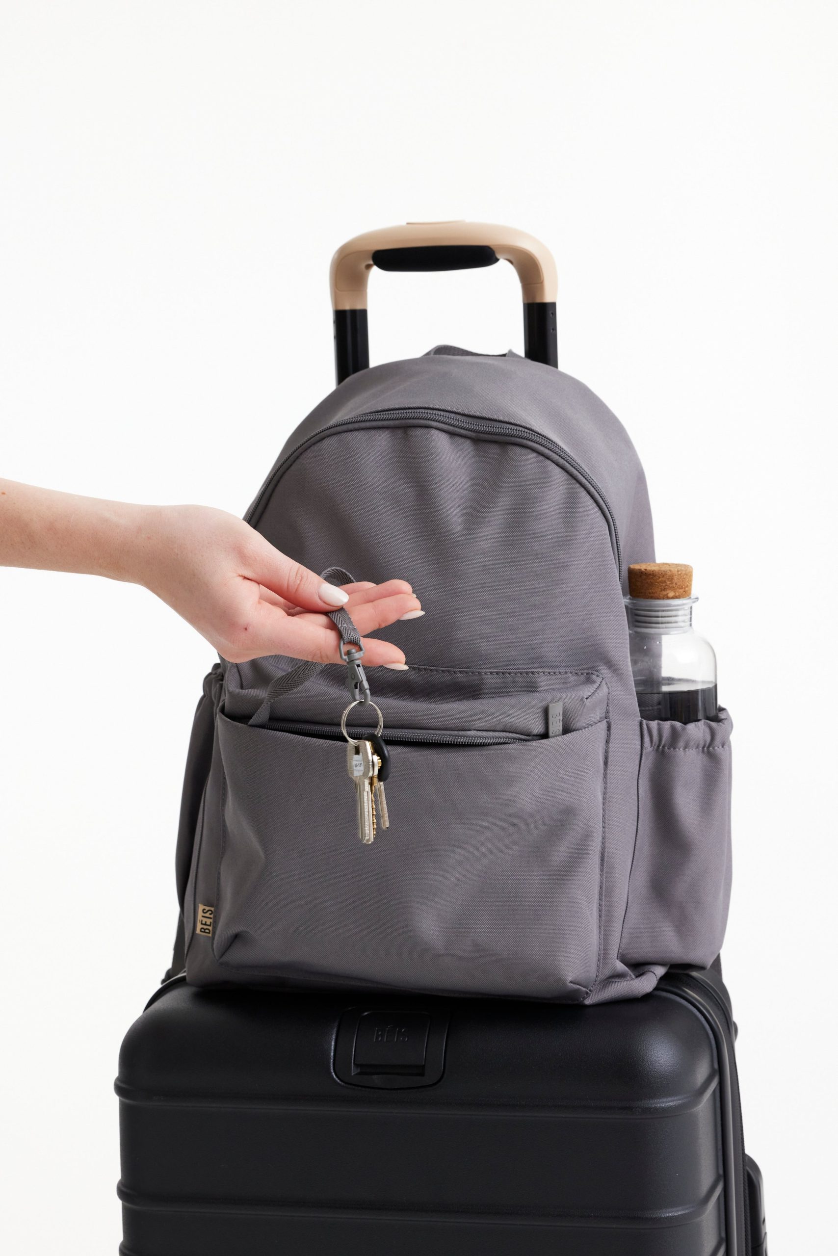 Resale The BÉISics Backpack in Grey - Image 7