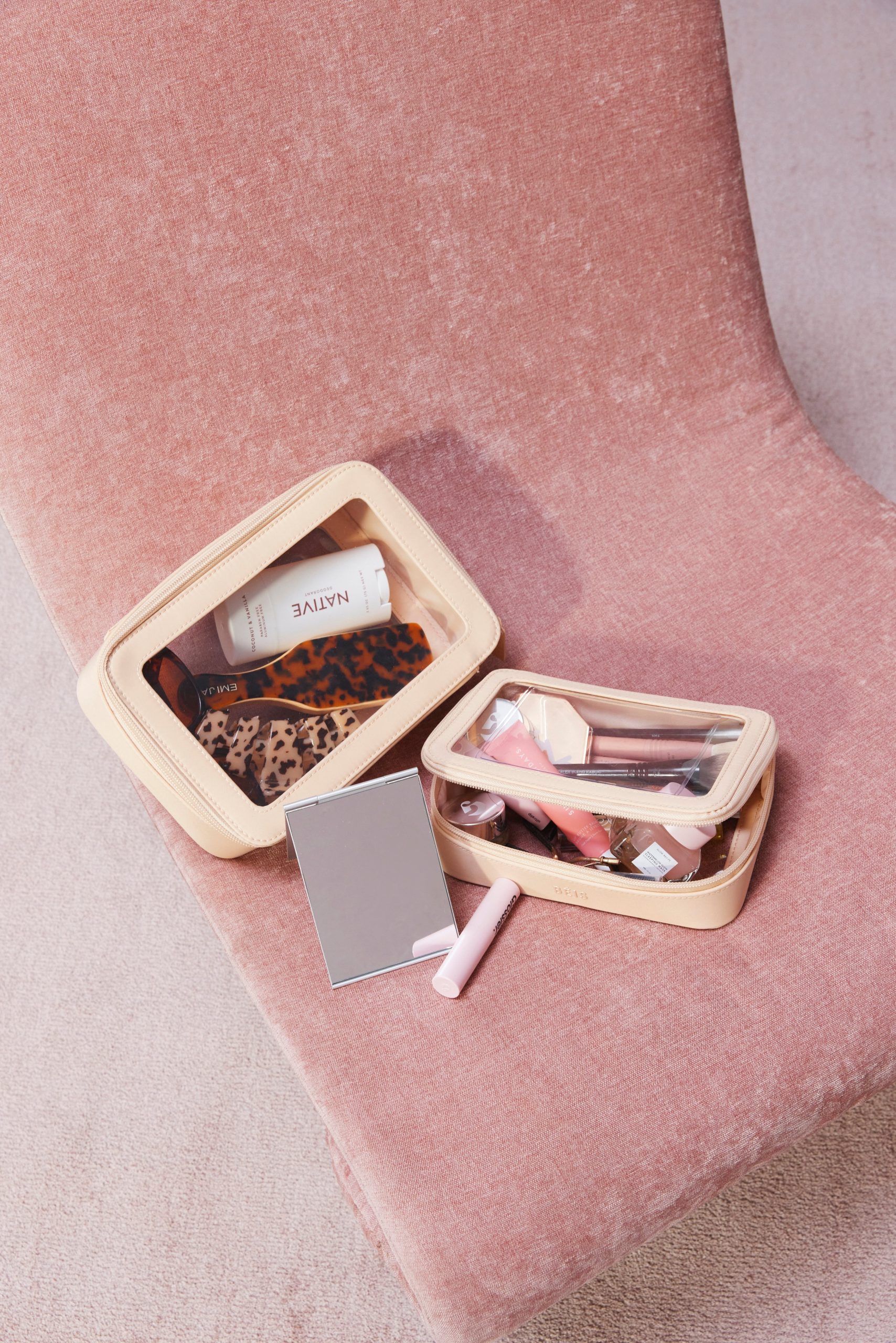 Resale The In Flight Cosmetic Set in Beige - Image 6