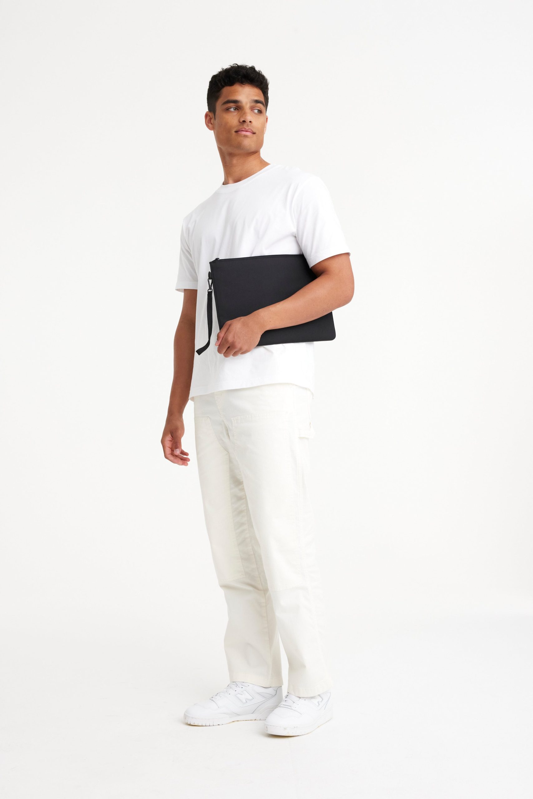 Resale The BÉISics Laptop Pouch in Black - Image 5