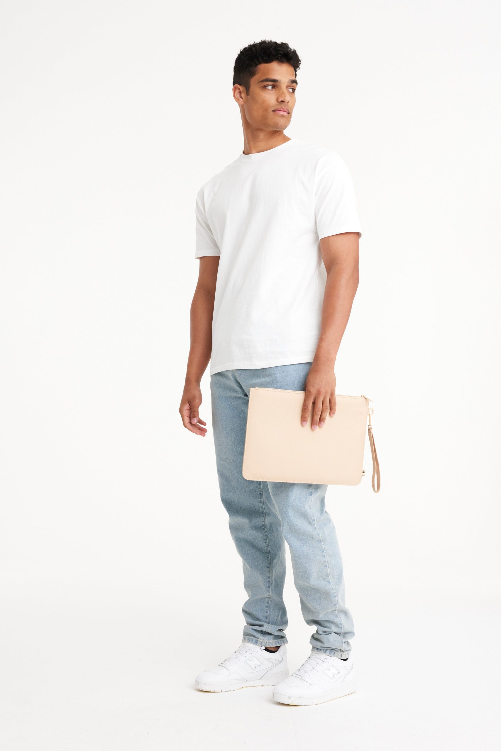 Resale The BÉISics Laptop Pouch in Beige - Image 6