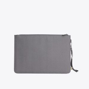 Resale The BÉISics Laptop Pouch in Grey