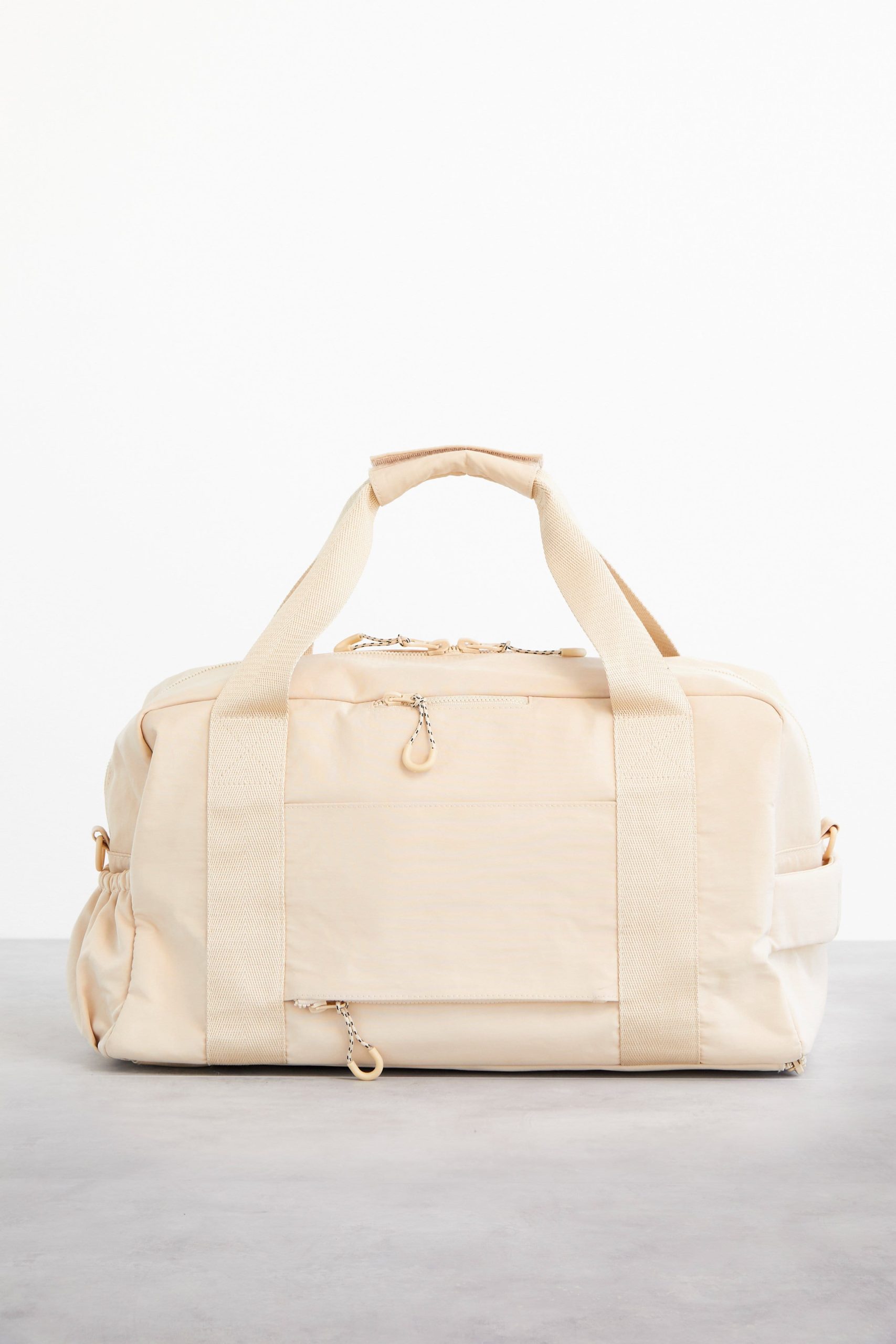 Resale The Sport Duffle in Beige - Image 3