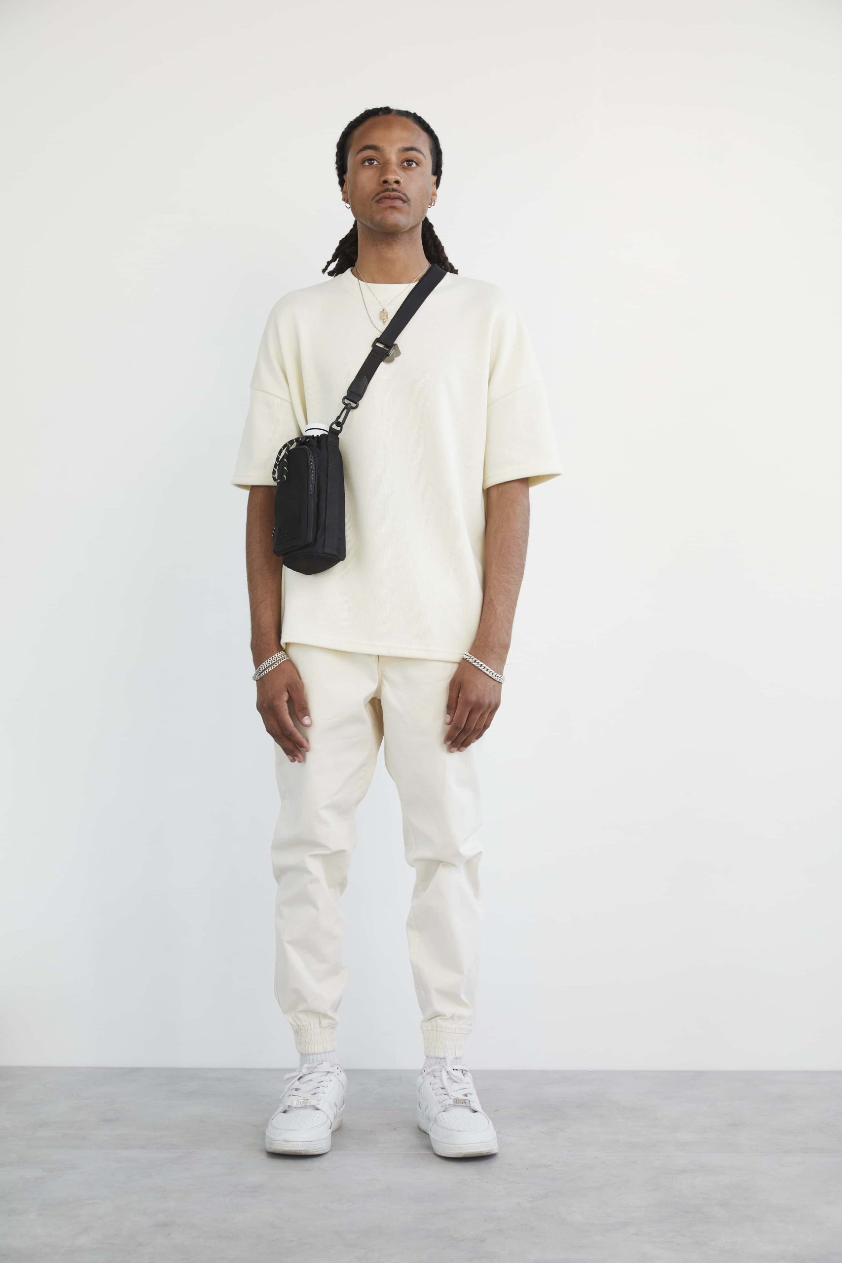 Resale The Water Bottle Sling in Black - Image 2
